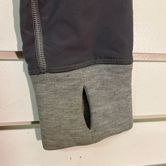 Ivivva Girls 12 Lululemon Style Jacket Grey Collar Hooded Zip Up Great Condition - Picture 3 of 15